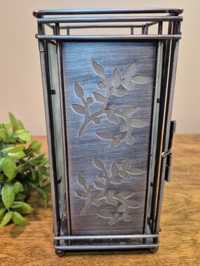 DECORATIVE Brushed Silver Tone Metal Leaf Motif Lantern Tealight Candleholder